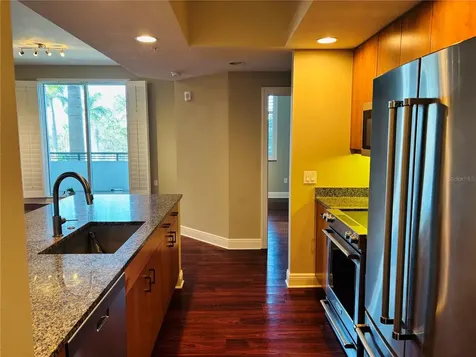 800 N Tamiami Trail Sarasota FL 34236