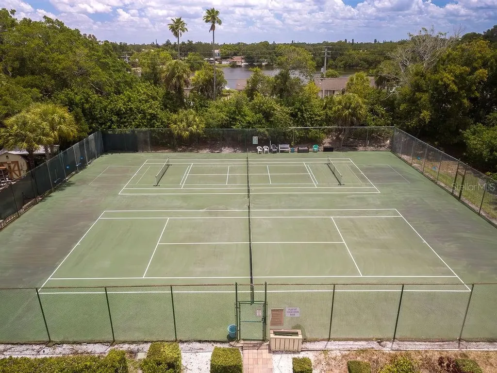 193 Pineneedle Drive Bradenton FL 34210