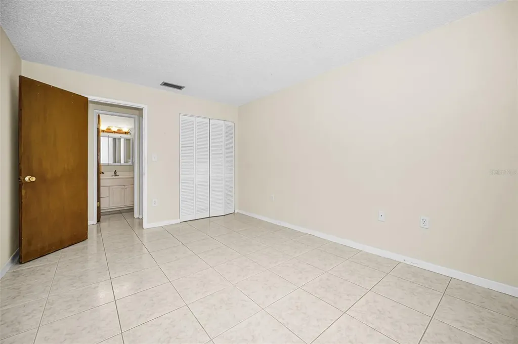 5750 80th Street N St Petersburg FL 33709