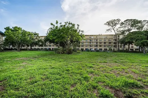 5750 80th Street N St Petersburg FL 33709