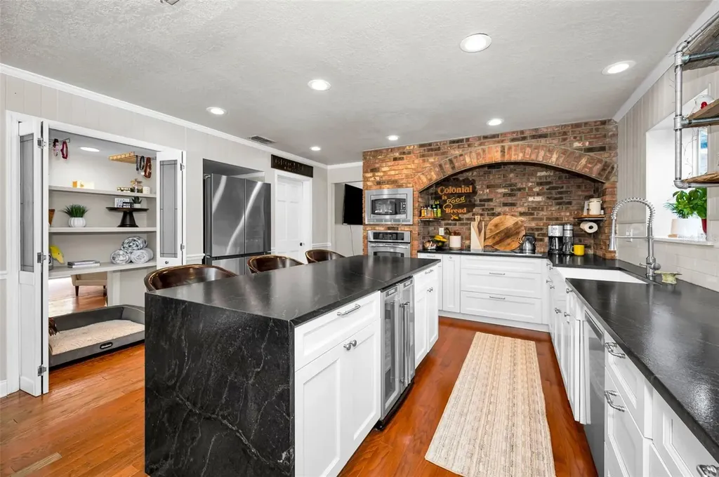 3525 Fairview Street Safety Harbor FL 34695