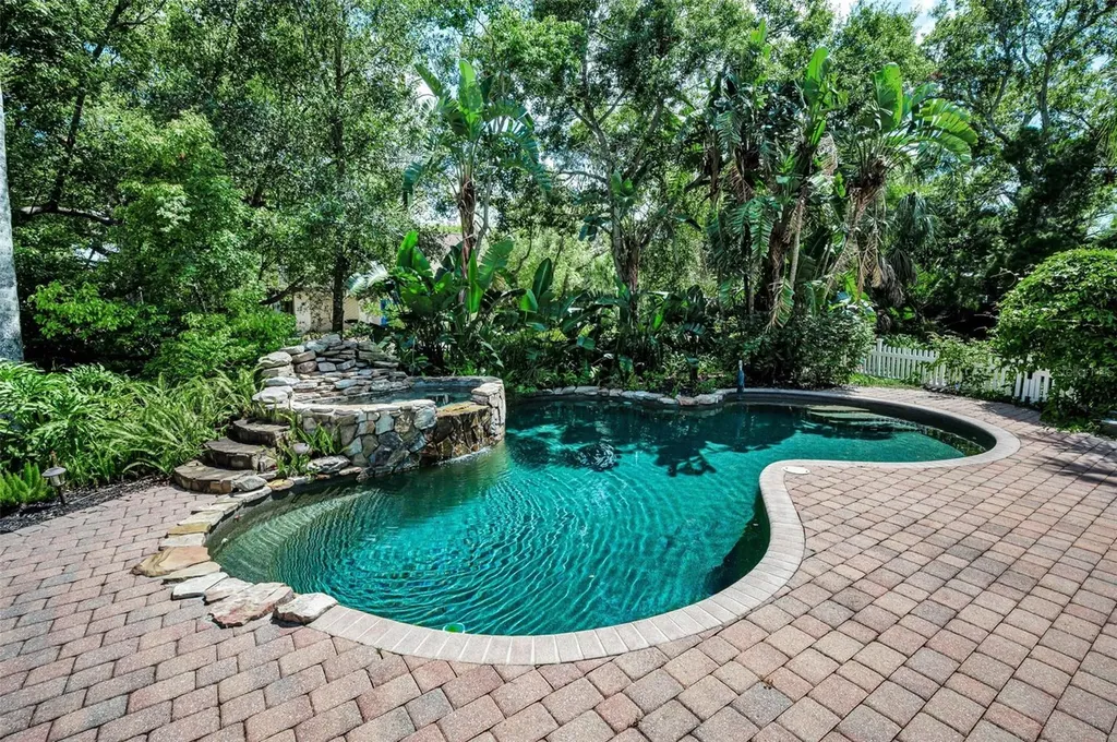 3525 Fairview Street Safety Harbor FL 34695