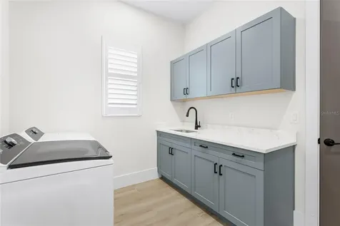 8324 Sea Glass Court Sarasota FL 34240