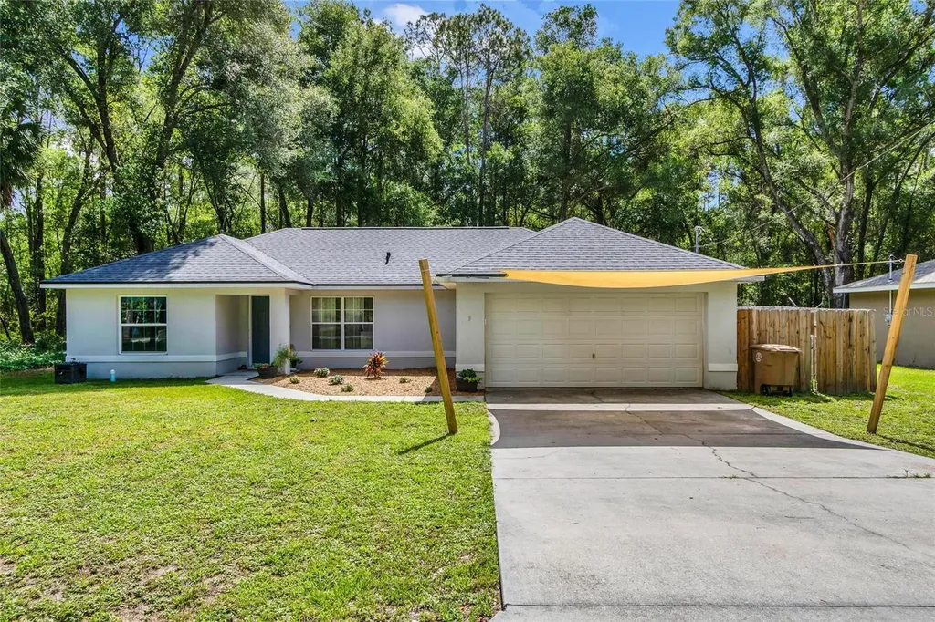 9 Sequoia Loop Lane Ocklawaha FL 32179