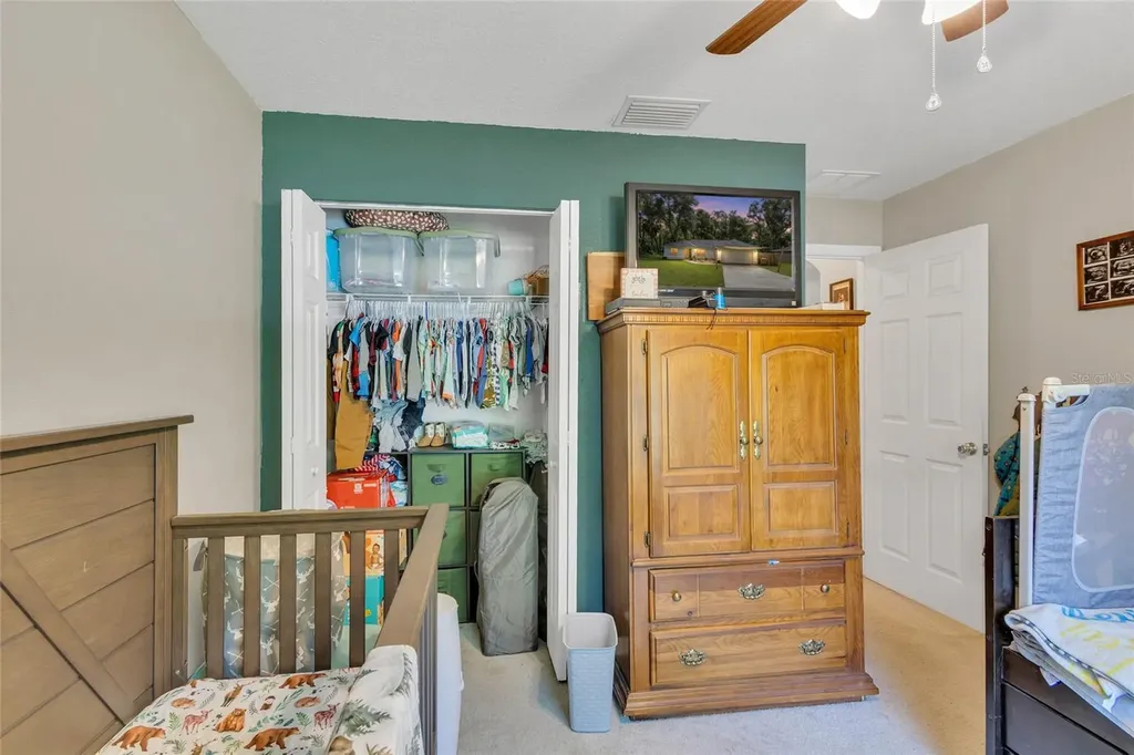 9 Sequoia Loop Lane Ocklawaha FL 32179