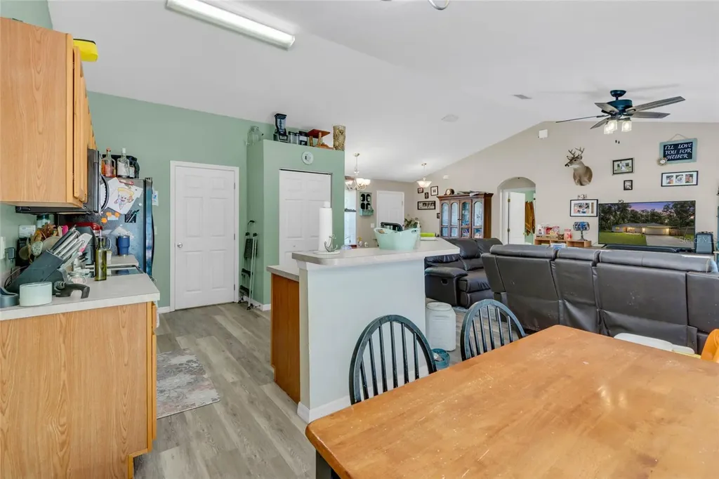 9 Sequoia Loop Lane Ocklawaha FL 32179