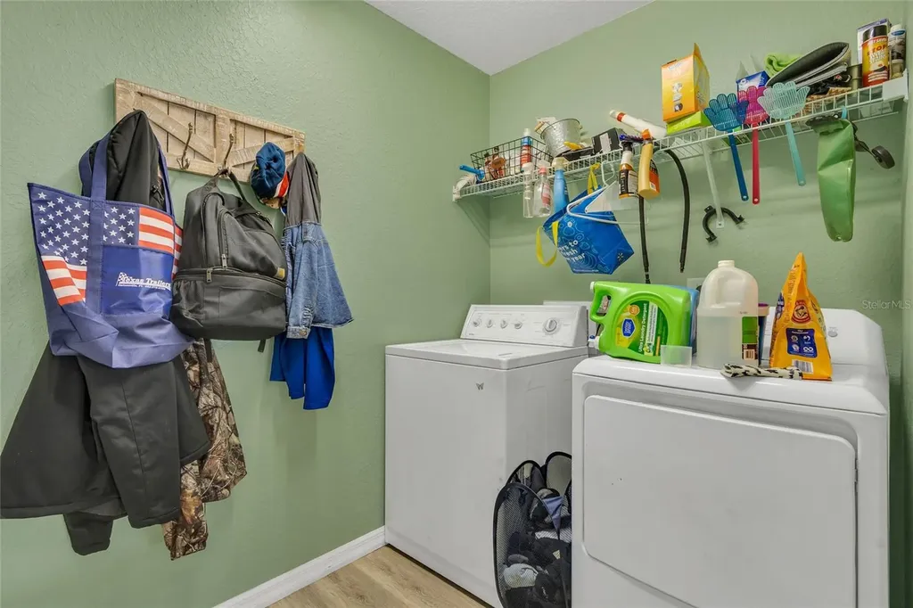 9 Sequoia Loop Lane Ocklawaha FL 32179