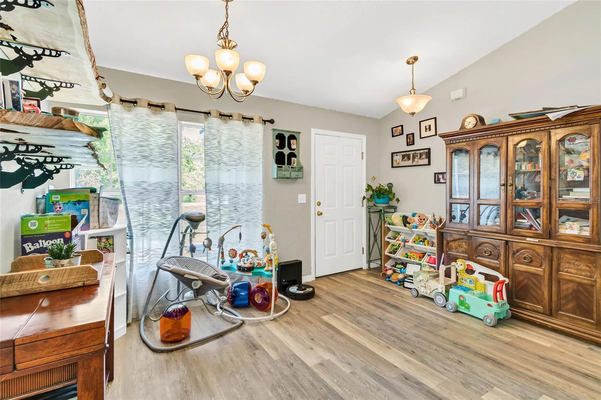 9 Sequoia Loop Lane Ocklawaha FL 32179