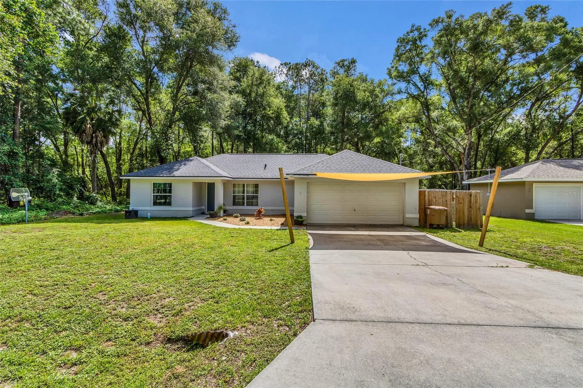 9 Sequoia Loop Lane Ocklawaha FL 32179