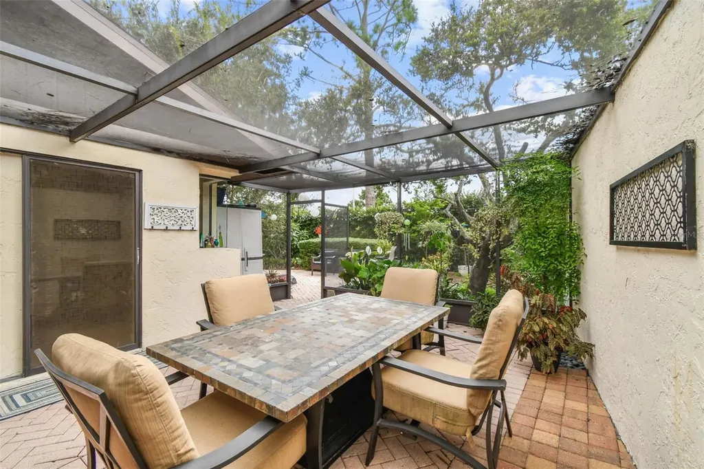 5004 Paloma Drive Tampa FL 33624