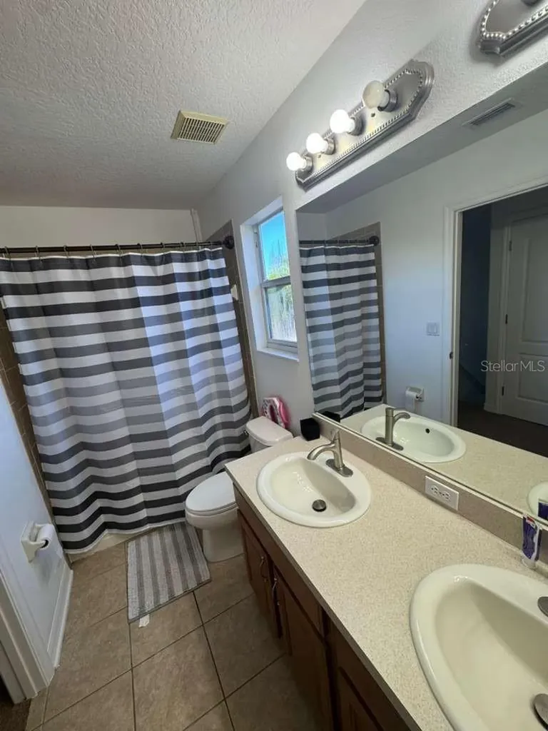 5011 58th Terrace E Bradenton FL 34203