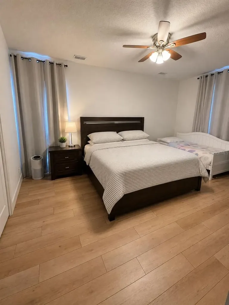 5011 58th Terrace E Bradenton FL 34203