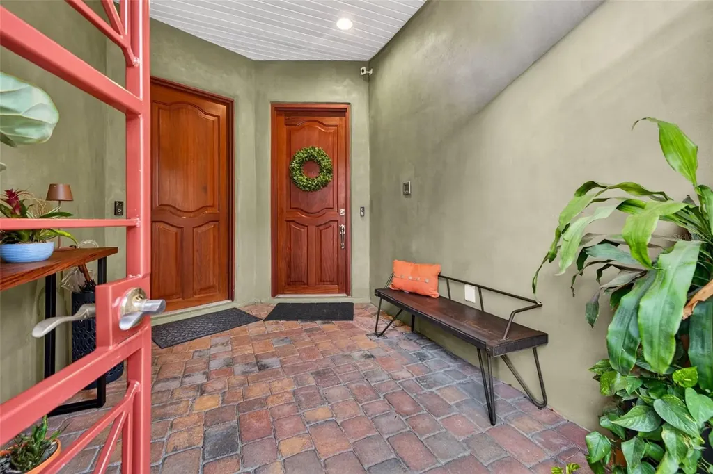 4907 Bayshore Boulevard Tampa FL 33611