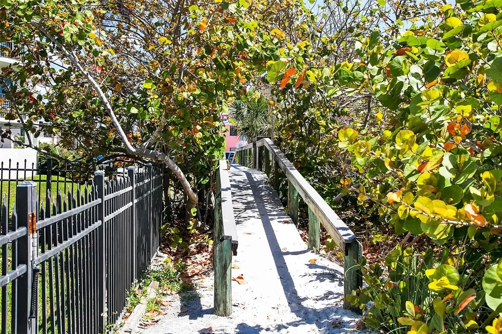 5126 16th Avenue S Gulfport FL 33707