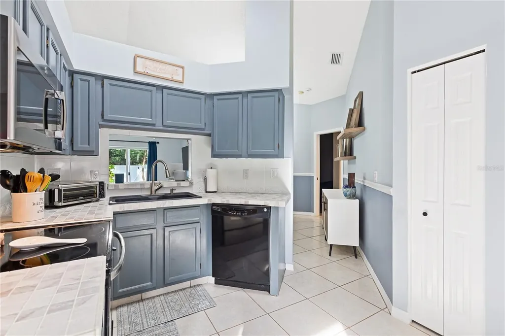 1623 Gray Bark Drive Oldsmar FL 34677