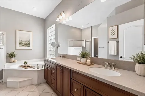 8604 Brookway Circle Tampa FL 33635