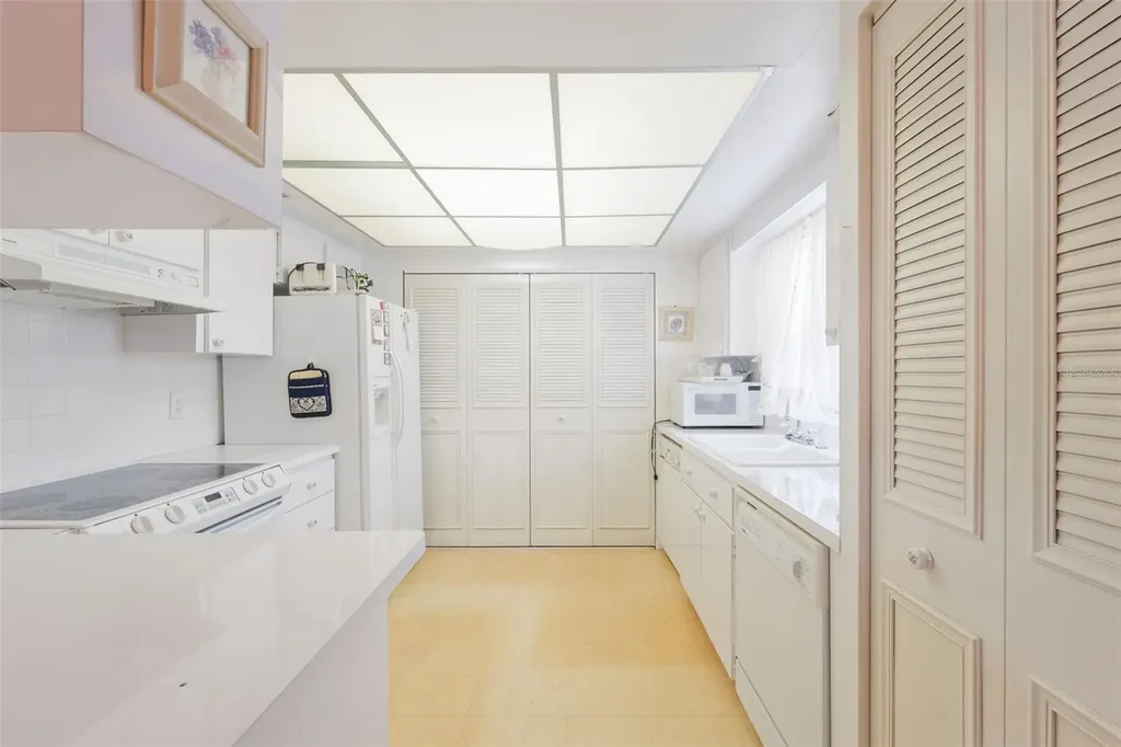 1250 S Pinellas Avenue Tarpon Springs FL 34689