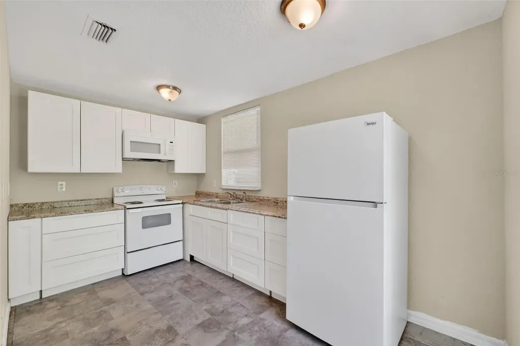4793 Pleasant Avenue Palm Harbor FL 34683