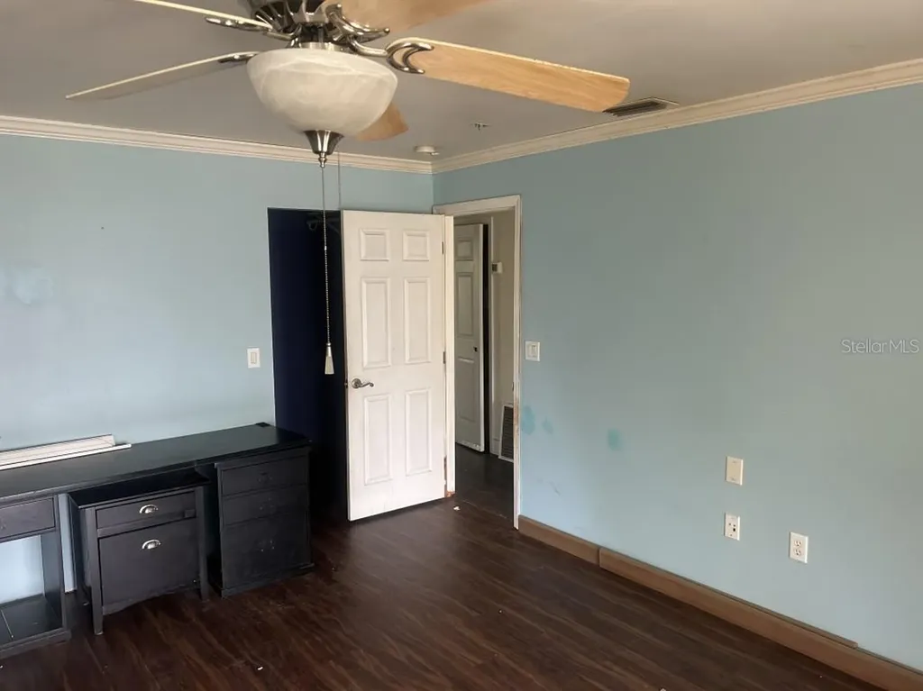 5610 Middle Avenue Sarasota FL 34243