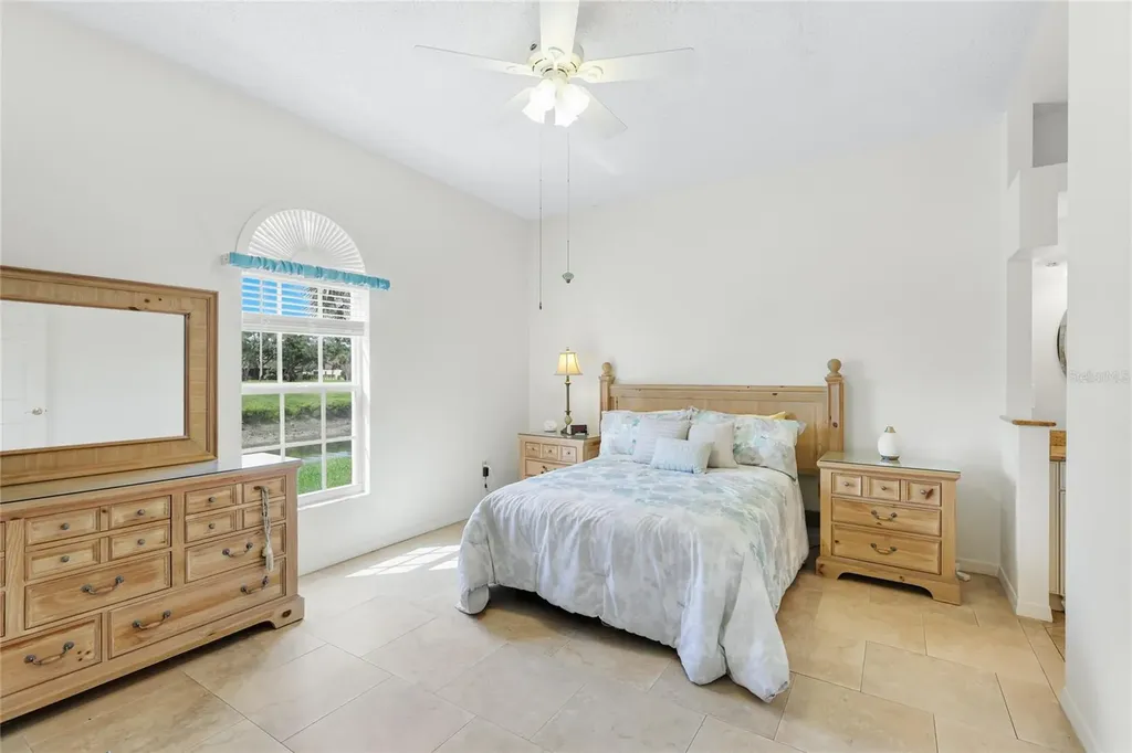 5590 Golf Pointe Drive Sarasota FL 34243