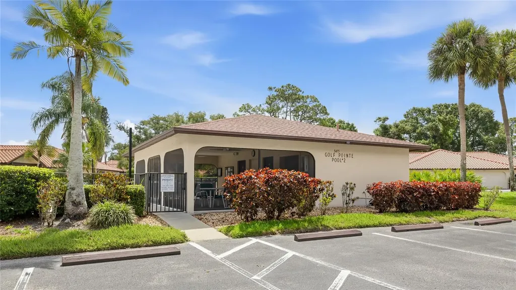 5590 Golf Pointe Drive Sarasota FL 34243