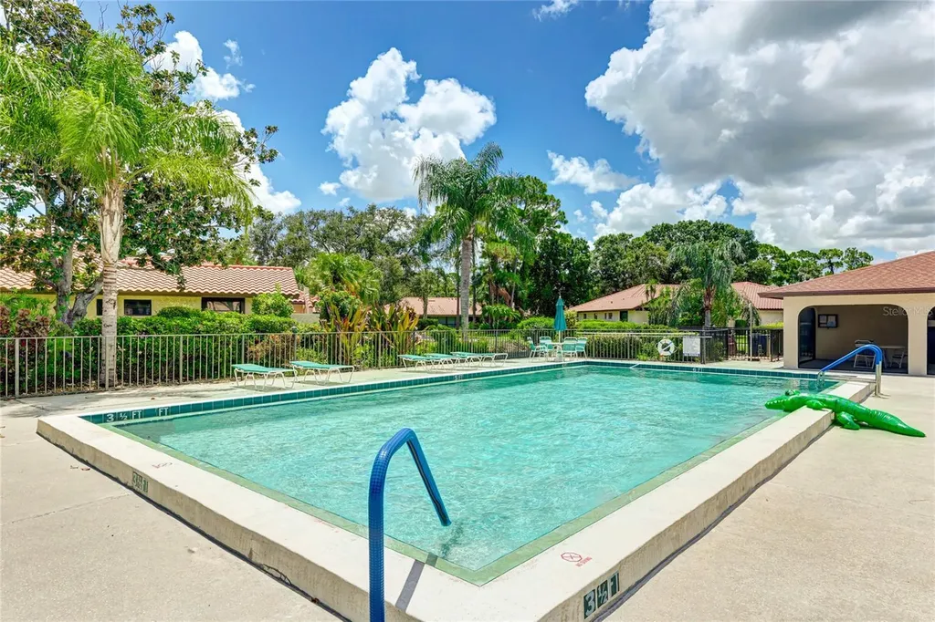 5590 Golf Pointe Drive Sarasota FL 34243