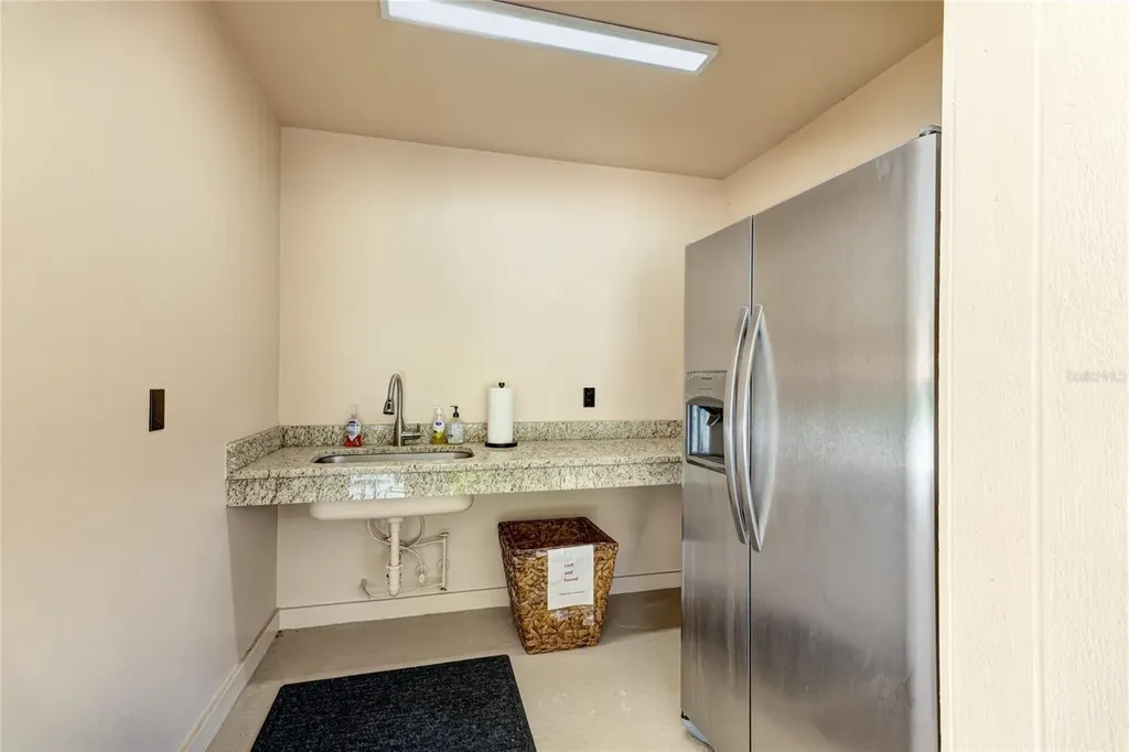 5590 Golf Pointe Drive Sarasota FL 34243
