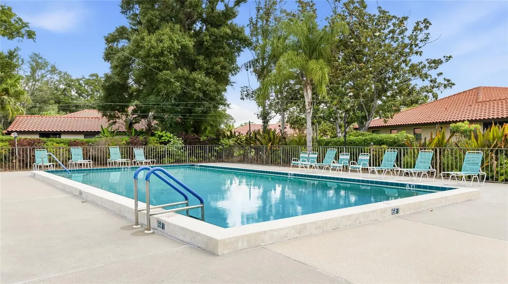5590 Golf Pointe Drive Sarasota FL 34243