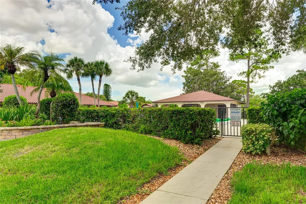 5590 Golf Pointe Drive Sarasota FL 34243
