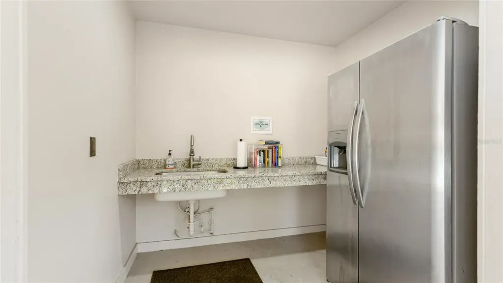 5590 Golf Pointe Drive Sarasota FL 34243
