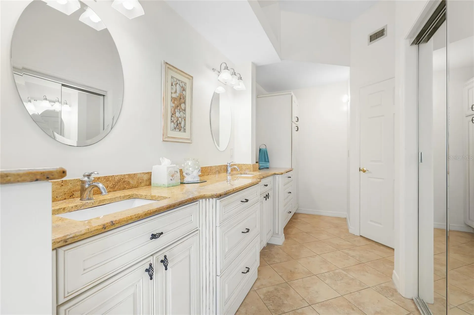 5590 Golf Pointe Drive Sarasota FL 34243
