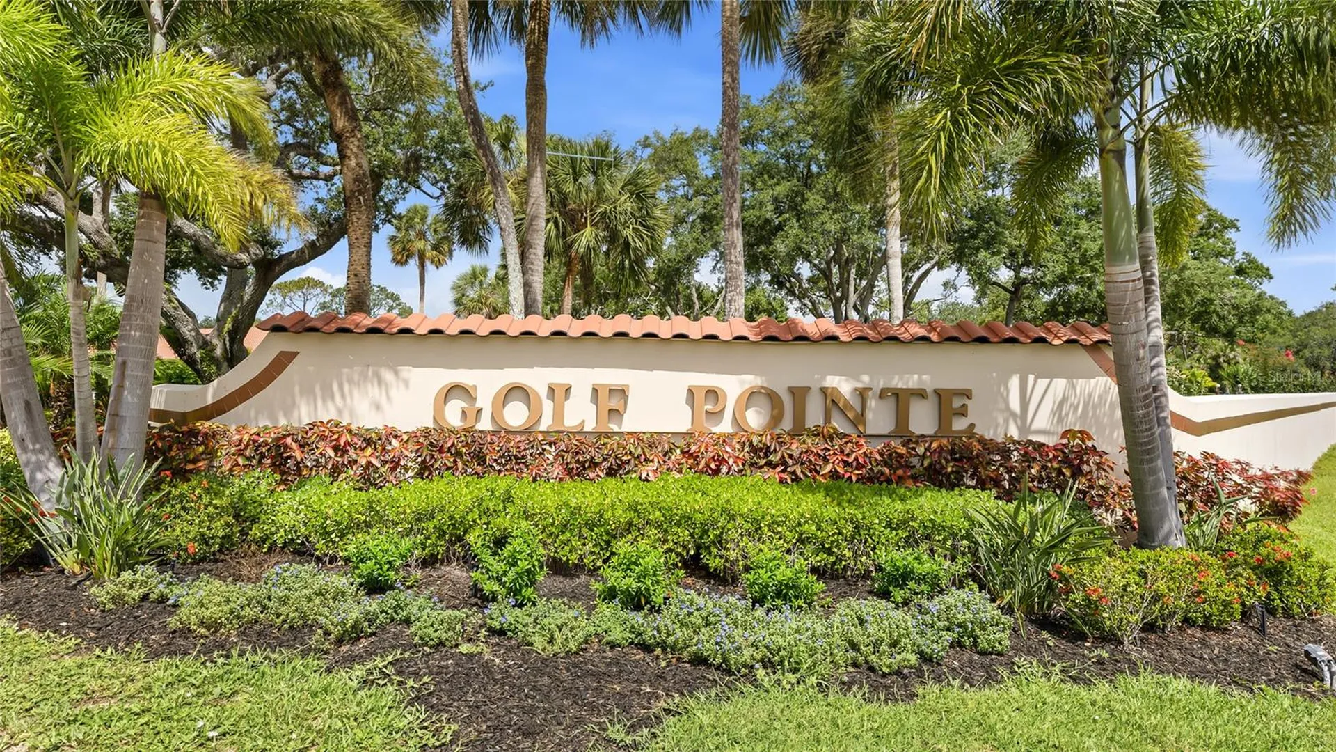 5590 Golf Pointe Drive Sarasota FL 34243