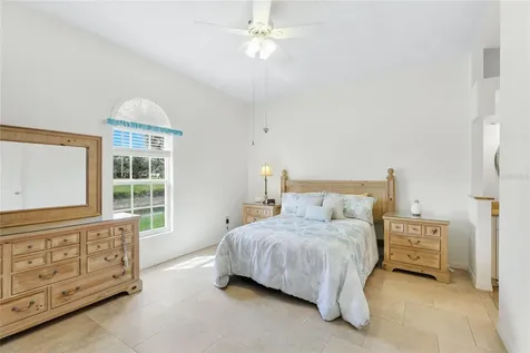 5590 Golf Pointe Drive Sarasota FL 34243