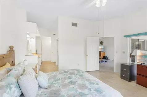 5590 Golf Pointe Drive Sarasota FL 34243