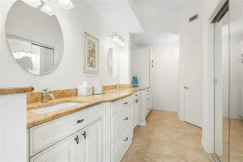 5590 Golf Pointe Drive Sarasota FL 34243