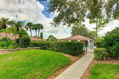 5590 Golf Pointe Drive Sarasota FL 34243