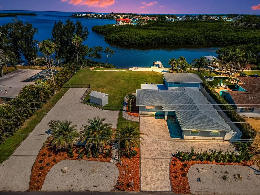 1620 Sea Breeze Drive Tarpon Springs FL 34689