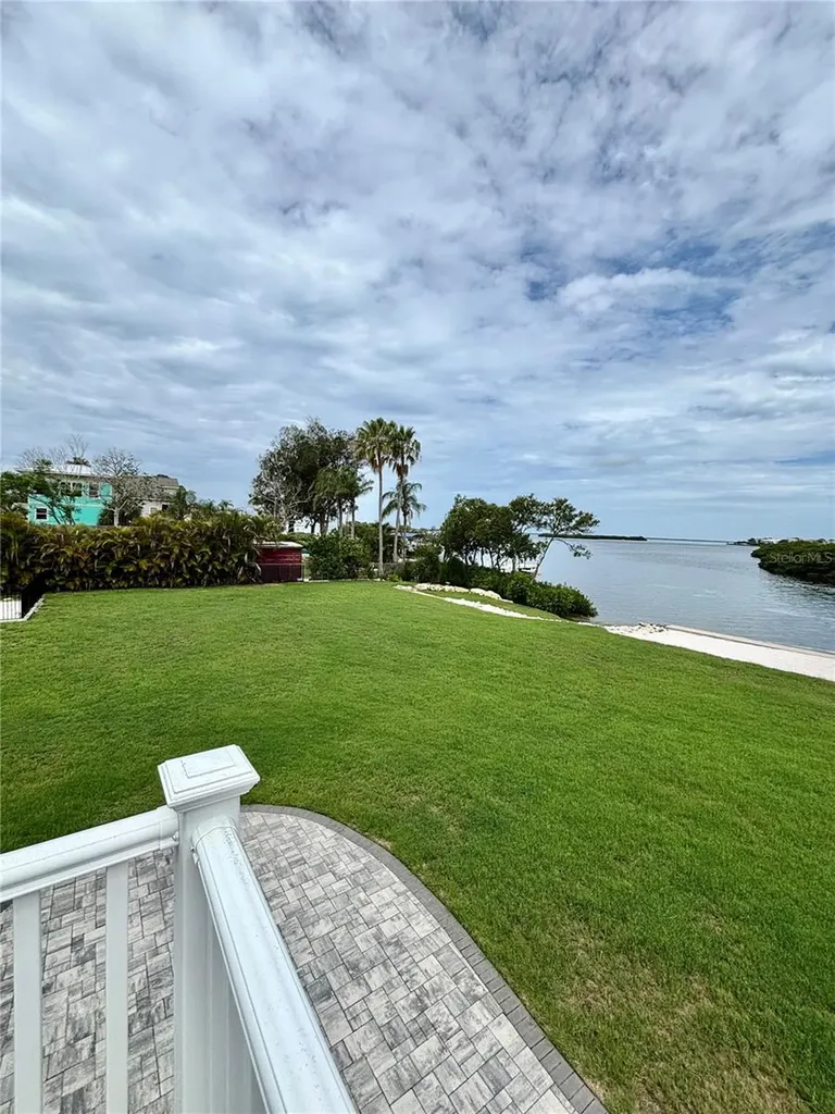 1620 Sea Breeze Drive Tarpon Springs FL 34689