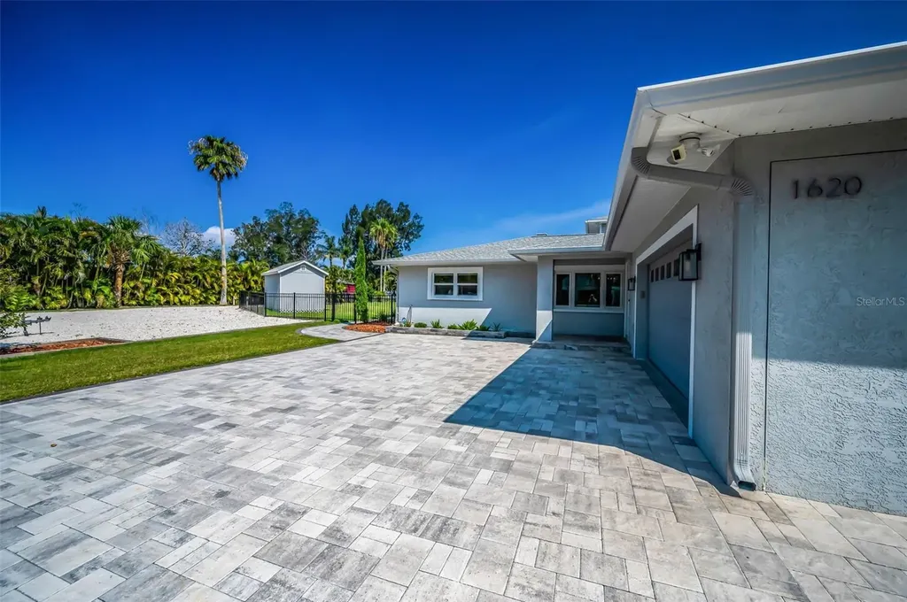 1620 Sea Breeze Drive Tarpon Springs FL 34689