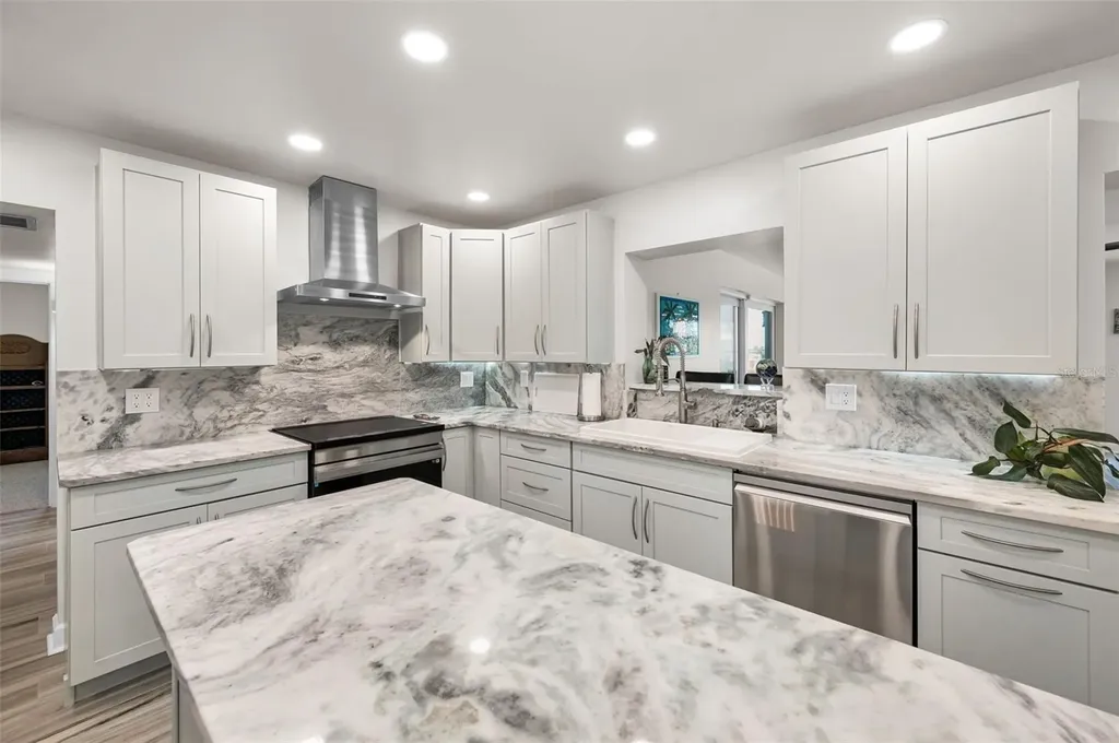 1620 Sea Breeze Drive Tarpon Springs FL 34689