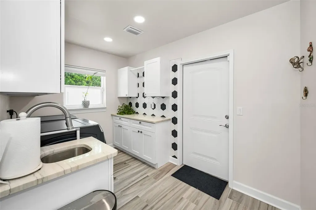 1620 Sea Breeze Drive Tarpon Springs FL 34689