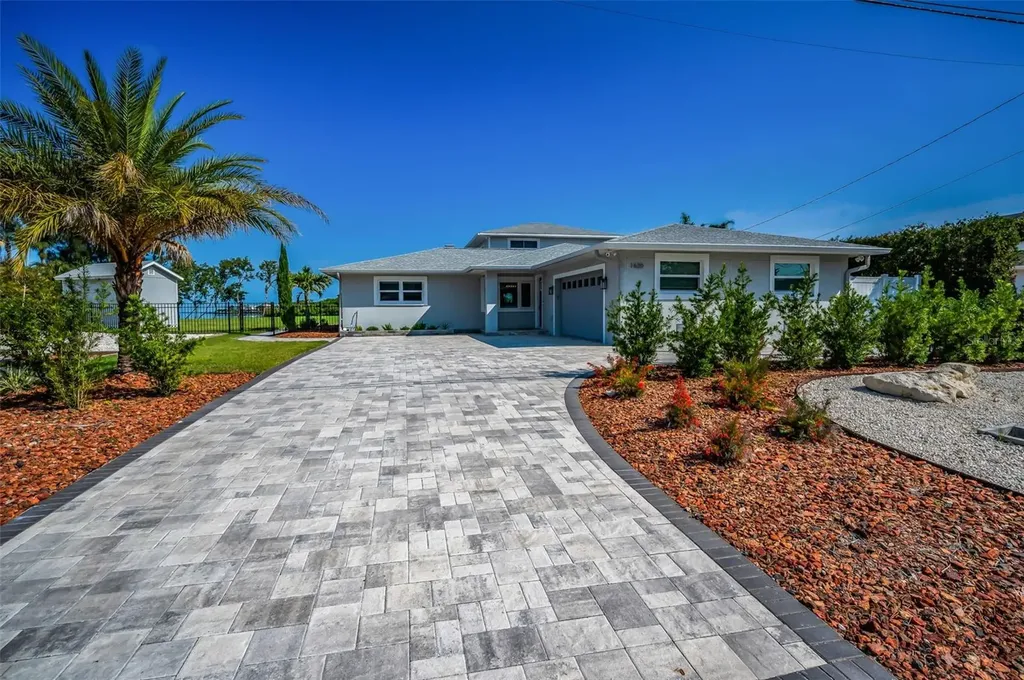 1620 Sea Breeze Drive Tarpon Springs FL 34689