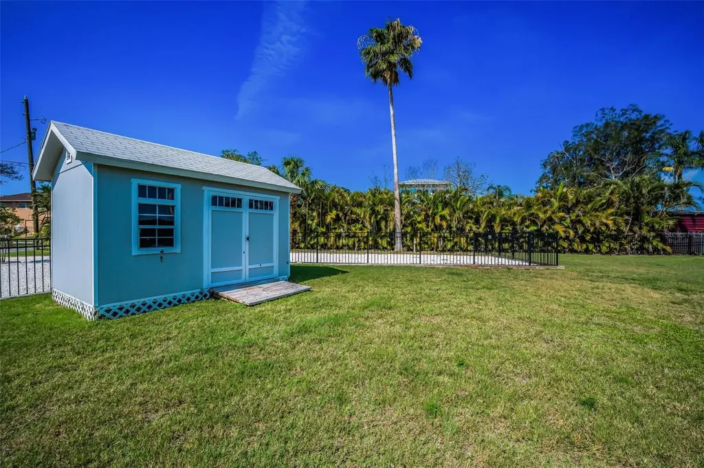 1620 Sea Breeze Drive Tarpon Springs FL 34689