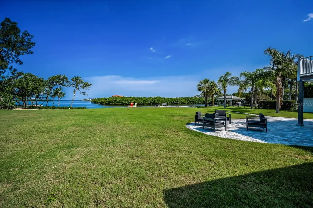 1620 Sea Breeze Drive Tarpon Springs FL 34689