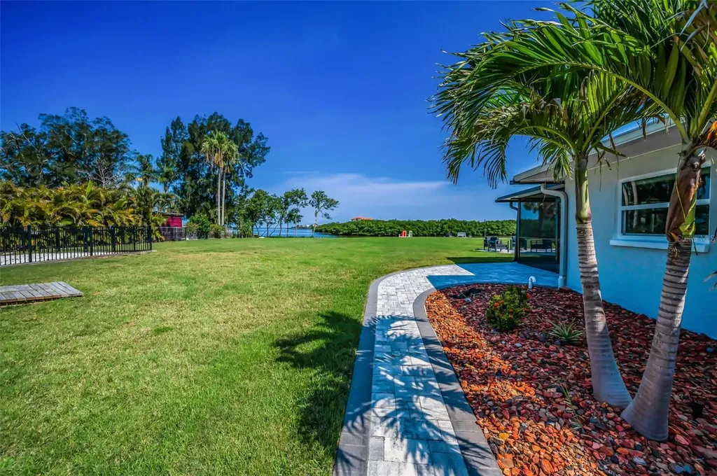 1620 Sea Breeze Drive Tarpon Springs FL 34689