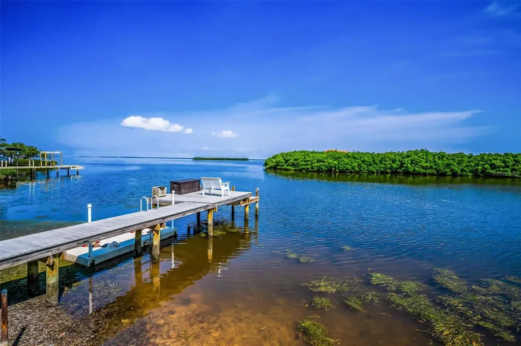 1620 Sea Breeze Drive Tarpon Springs FL 34689