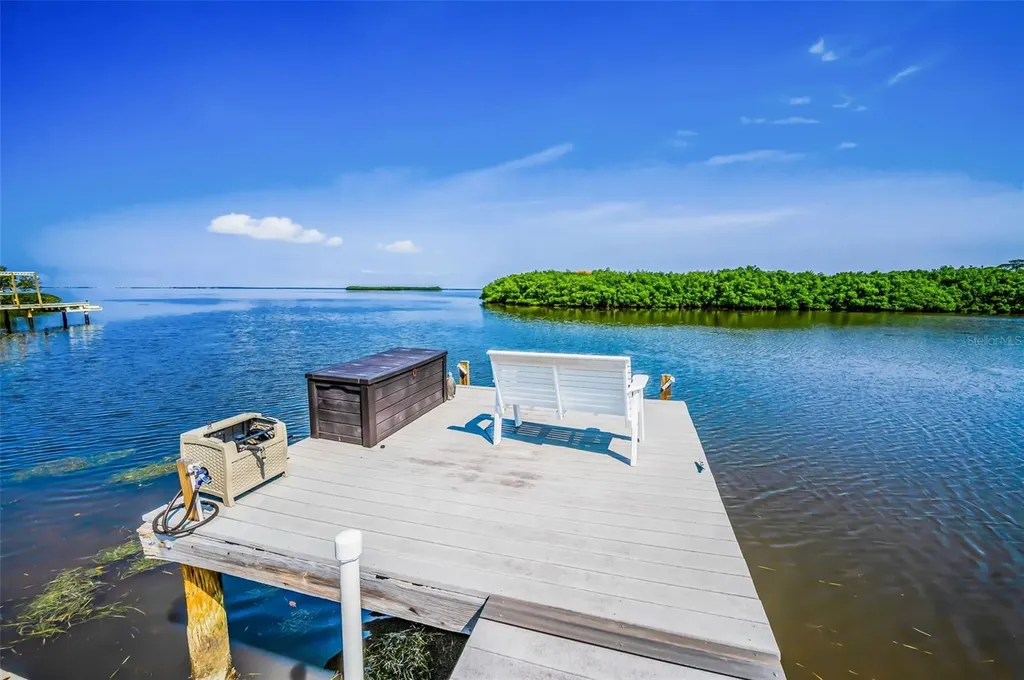 1620 Sea Breeze Drive Tarpon Springs FL 34689