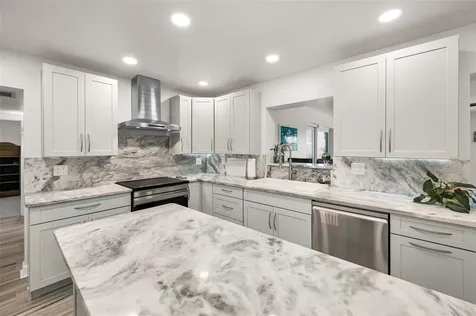 1620 Sea Breeze Drive Tarpon Springs FL 34689
