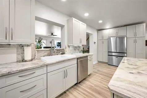 1620 Sea Breeze Drive Tarpon Springs FL 34689