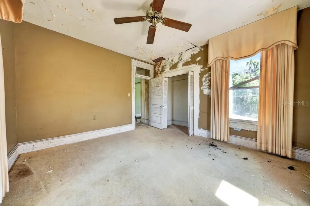 102 S Trowell Avenue Umatilla FL 32784